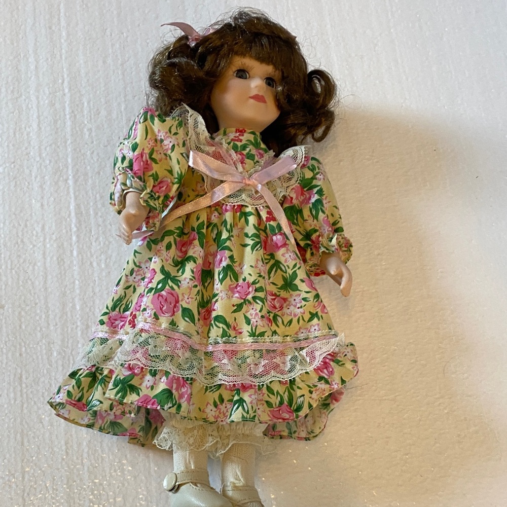 Floral Dress Porcelain Doll in Box - Picture 2 of 10